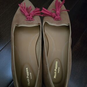 Hush Puppies Women's Brown Loafers with Pink Accents